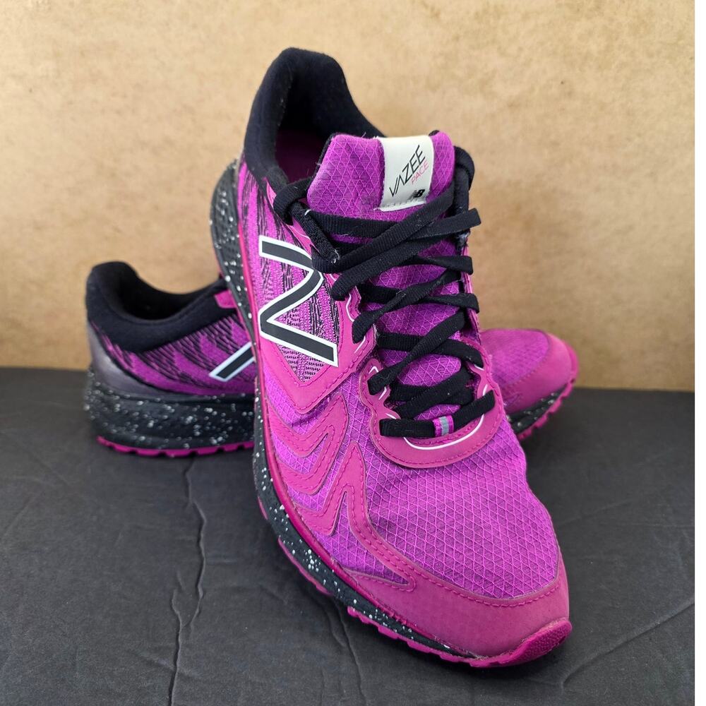 New Balance Women's Vazee Pace v2 Glow-in-the-Dark Running Shoes size 8